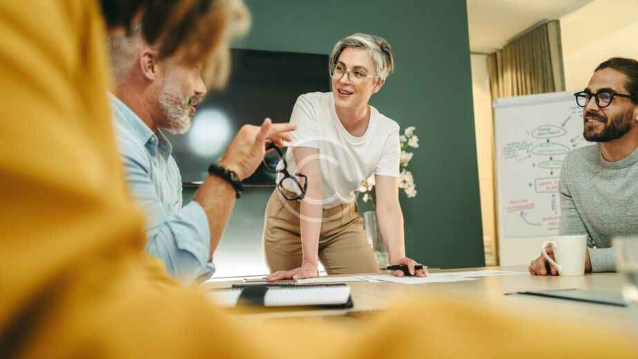 Custom Img 32 Copyright 924x520